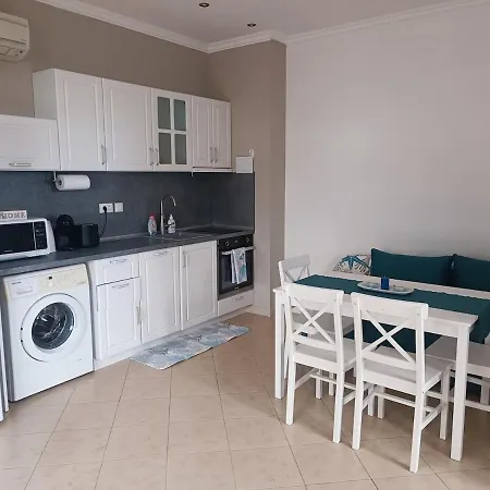 Daire Sea View & Pools & Free Parking - Santa Marina, Santa Mare *