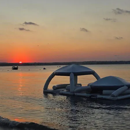 Daire Sea View & Pools & Free Parking - Santa Marina, Santa Mare *